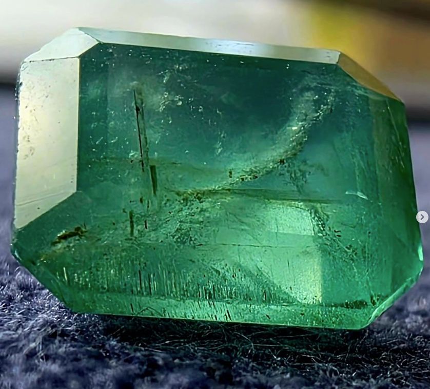 Exceptional 2.89ct Natural Green Emerald | IGI Certified | Investment Grade Gemstone
