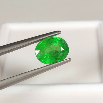 Natural Tsavorite Garnet 1.34 ct – Oval Cut – ICA GemLab Certified – Untreated